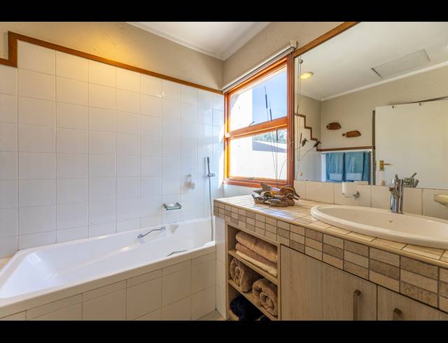 4 BEDROOM HOUSE FOR SALE IN LONEHILL